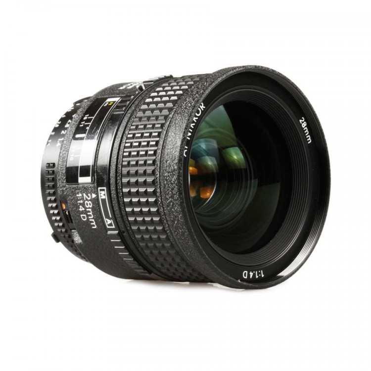 Objetiva Nikon AF NIKKOR 28mm f1.4D - USADA