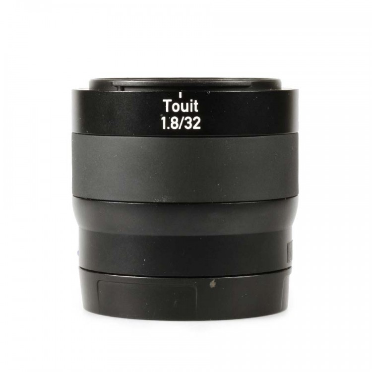 Objetiva ZEISS Touit 32mm f1.8 T* (Sony E) - USADA