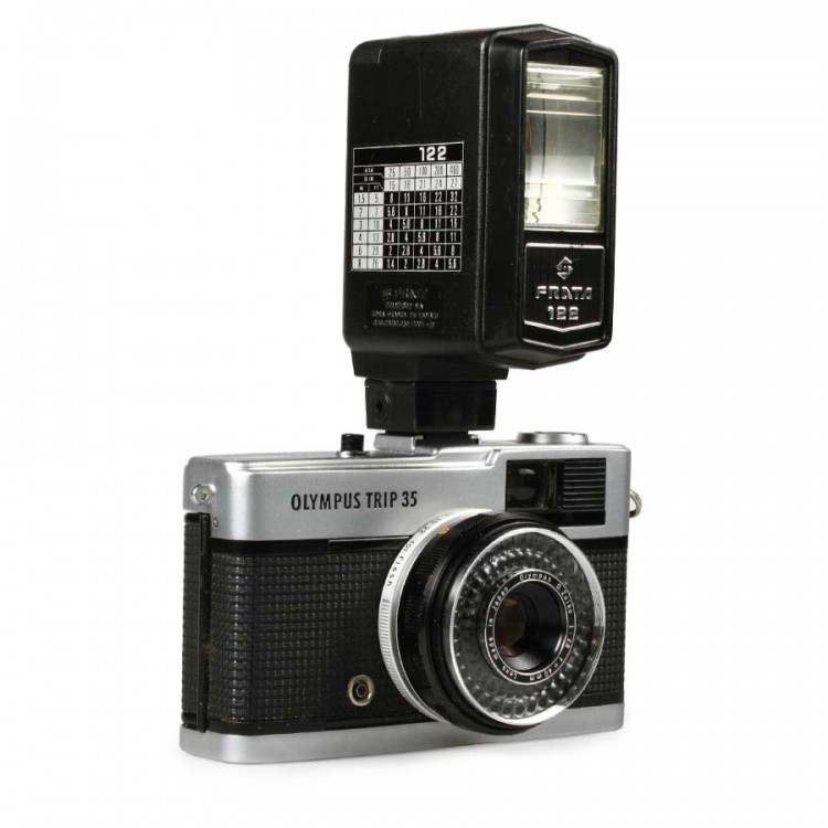 Câmera analógica compacta 35mm Olympus TRIP 35 (com caixa e estojo originais + flash) - USADA