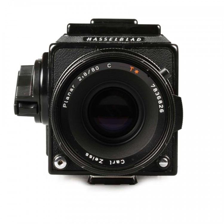 Câmera analógica médio formato Hasselblad 501C com lente Planar T* 80mm f2.8 C - USADA