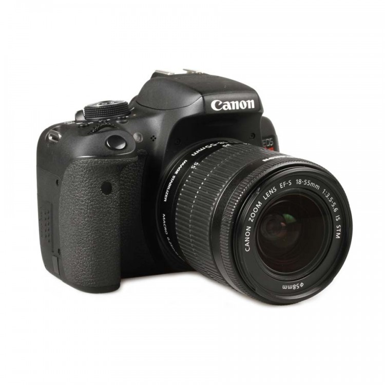 Câmera DSLR Canon EOS Rebel T6i com lente 18-55mm IS STM - USADA (5.782 disparos)
