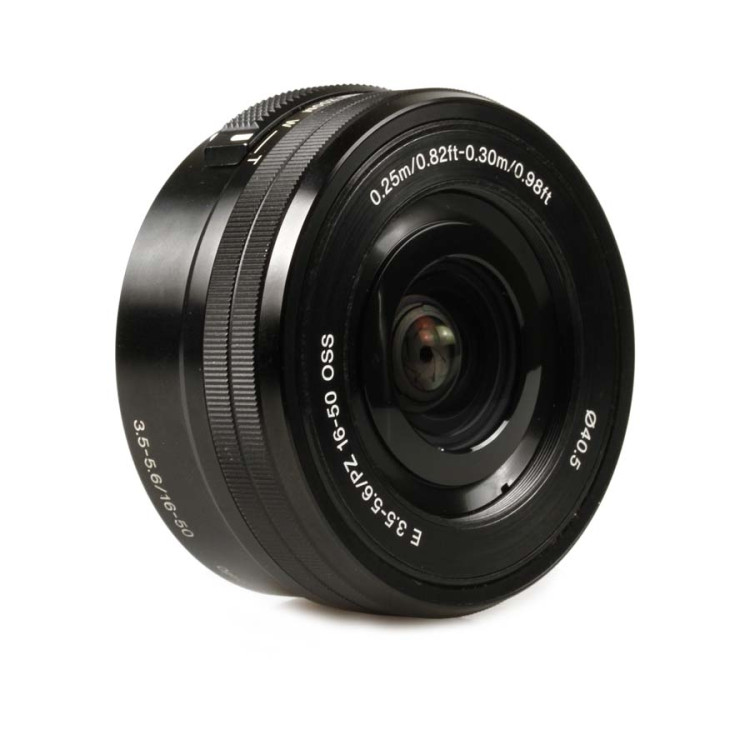Objetiva Sony E PZ 16-50mm f3.5-5.6 OSS - USADO