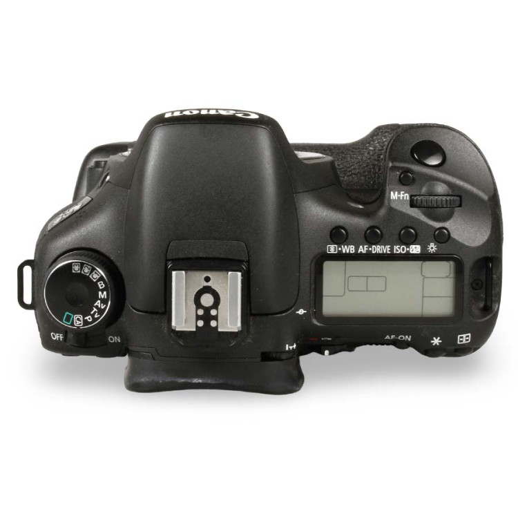 Câmera DSLR Canon EOS 7D com Grip de bateria BG-E7 - USADO (11.381 disparos)
