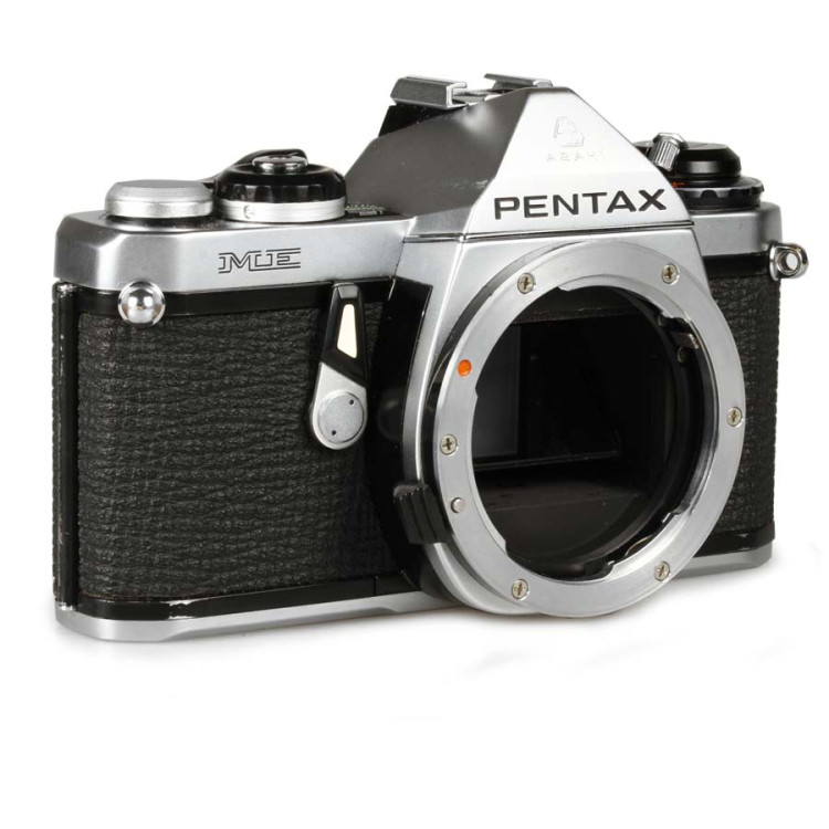 Câmera analógica 35mm Pentax ME - USADO