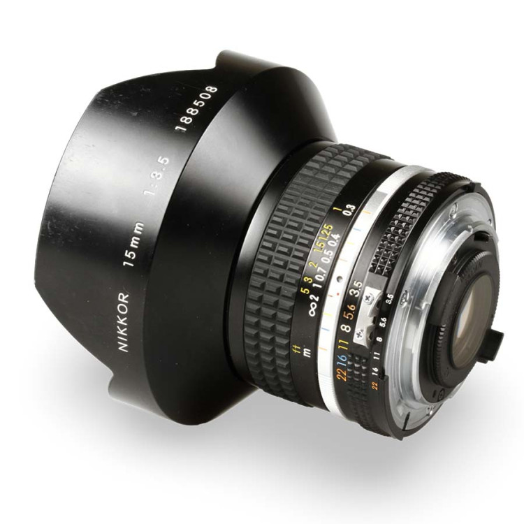 Objetiva Nikon AI-S NIKKOR 15mm f3.5 - USADO