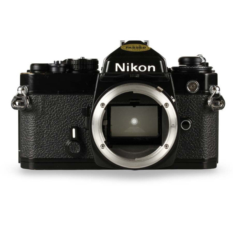 Câmera analógica 35mm Nikon FE CORPO - USADO