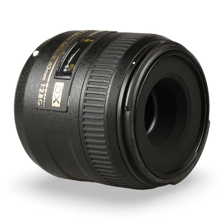 Objetiva Nikon AF-S NIKKOR 40mm f2.8G Micro DX - USADO