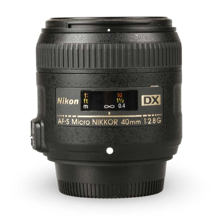 Objetiva Nikon AF-S NIKKOR 40mm f2.8G Micro DX - USADO