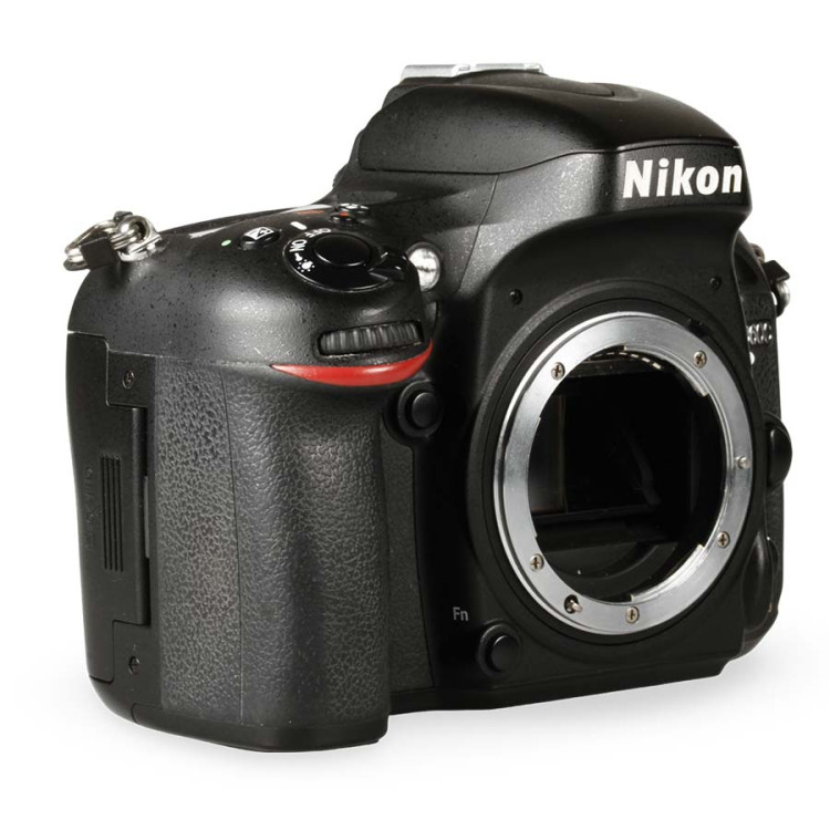 Câmera DSLR Nikon D600  - USADA (29.981 disparos)