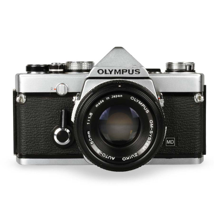Câmera analógica 35mm Olympus OM-1n com lente 50mm f1.8 (PRATA) - USADA