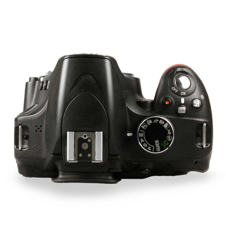 Câmera DSLR Nikon D3200 - USADO (5100 disparos)