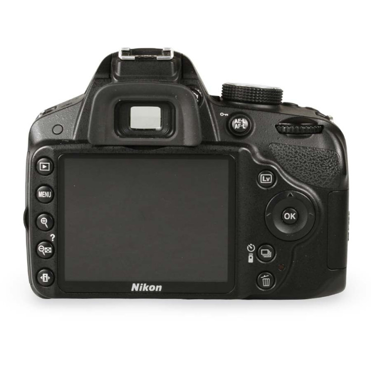 Câmera DSLR Nikon D3200 - USADO (5100 disparos)