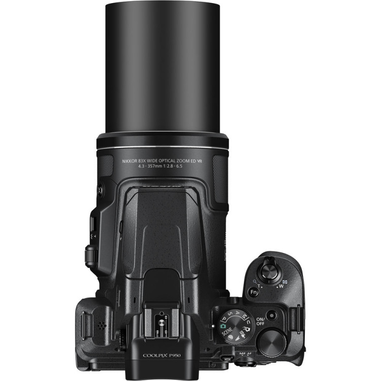 Câmera superzoom Nikon Coolpix P950 com zoom óptico de 83x e vídeo 4K UltraHD