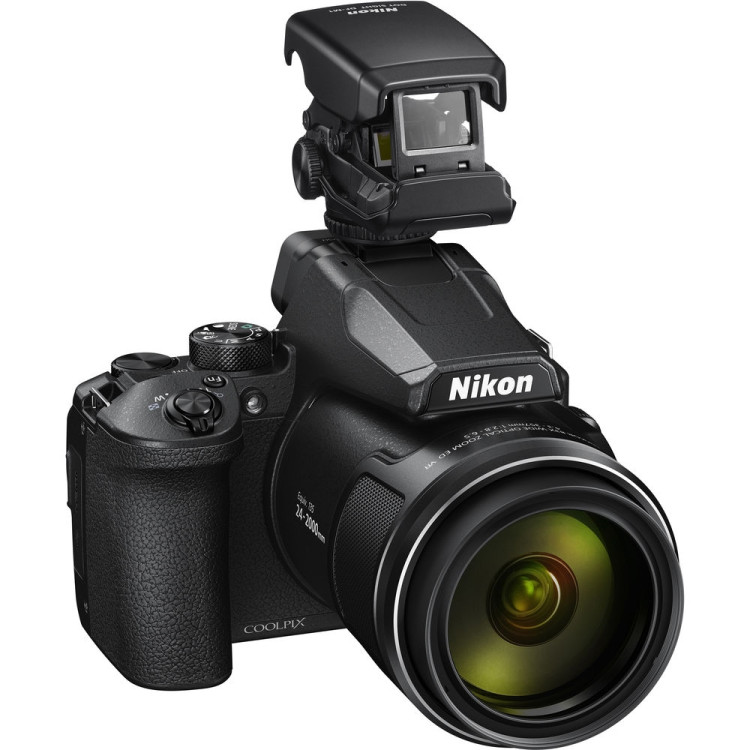 Câmera superzoom Nikon Coolpix P950 com zoom óptico de 83x e vídeo 4K UltraHD