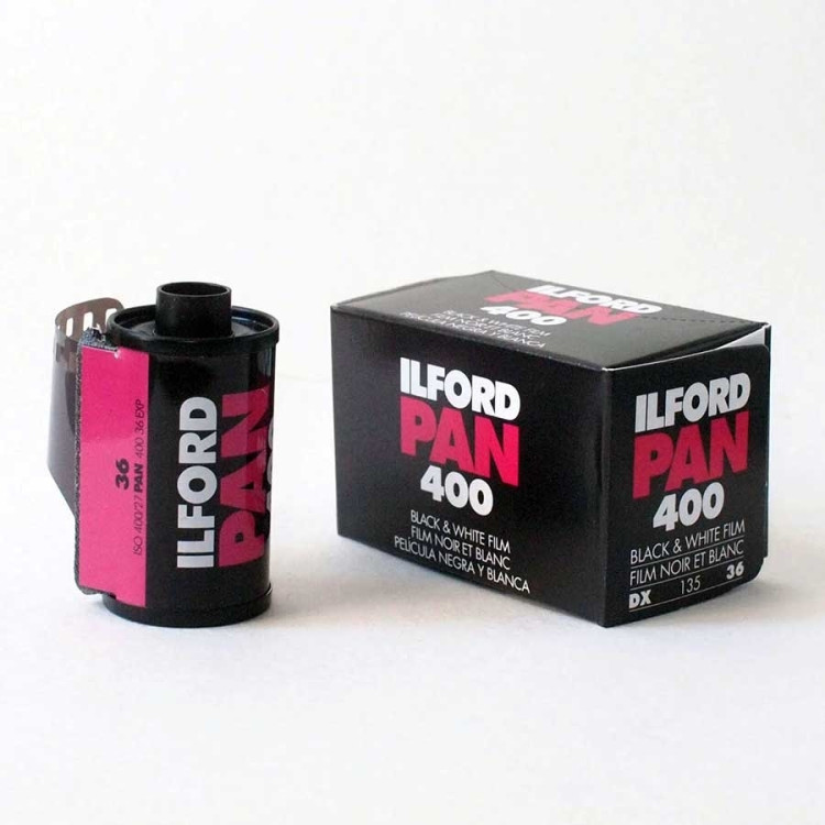 Filme fotográfico 35mm Ilford PAN 400 ISO 400 Preto e Branco 36 poses