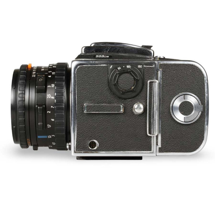 Câmera analógica médio formato Hasselblad 503CW com objetiva CFE Planar 80mm f2.8 e D-Flash 40 - USADO