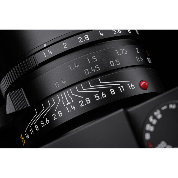 Câmera digital rangefinder Leica M11-P com lente Summilux-M 35mm f1.4 ASPH. versão 2022