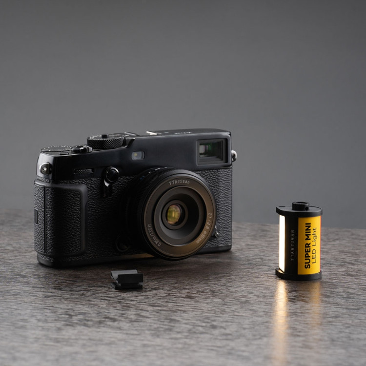 Mini iluminador de LED TTArtisan LIGHT com imã