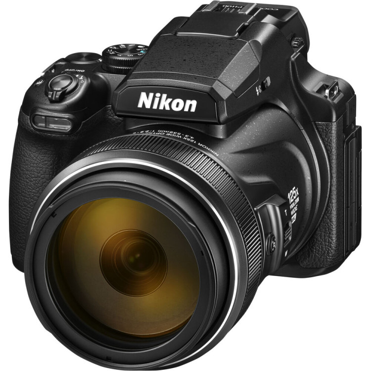 Câmera superzoom Nikon Coolpix P1100 com zoom óptico de 125x