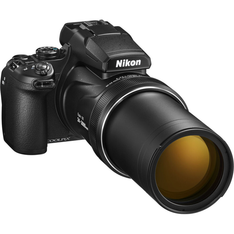 Câmera superzoom Nikon Coolpix P1100 com zoom óptico de 125x