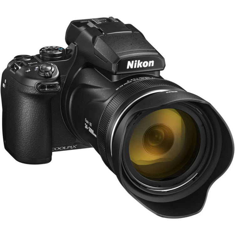 Câmera superzoom Nikon Coolpix P1100 com zoom óptico de 125x