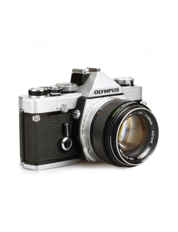 Câmera analógica 35mm Olympus M-1 com lente 50mm f1.4 - USADA