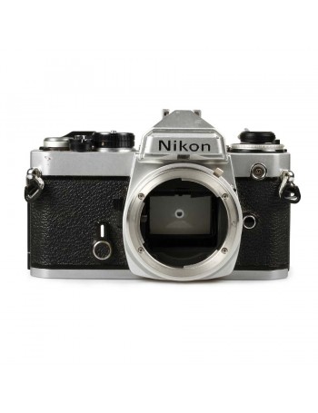 Câmera analógica 35mm Nikon FE CORPO - USADA