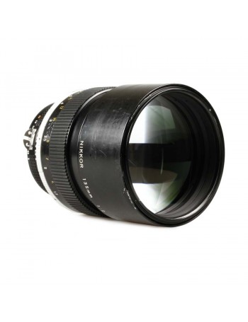 Objetiva Nikon AI-S NIKKOR 135mm f2 - USADA