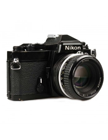 Câmera analógica 35mm Nikon FE com lente 50mm f1.8 - USADA