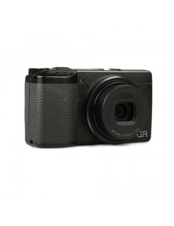 Câmera compacta avançada Ricoh GR III - USADA