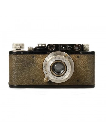 Câmera analógica 35mm Leica II (Model D) com lente Elmar 50mm f3.5 - USADA