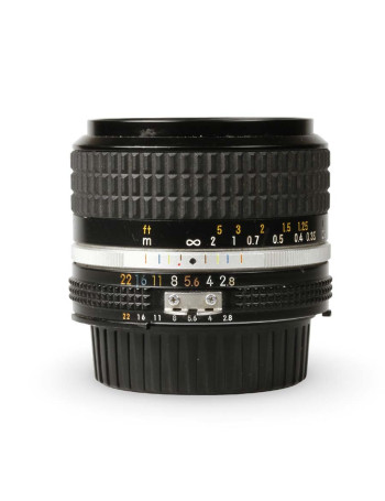 Objetiva Nikon AI-S NIKKOR 24mm f2.8 - USADO