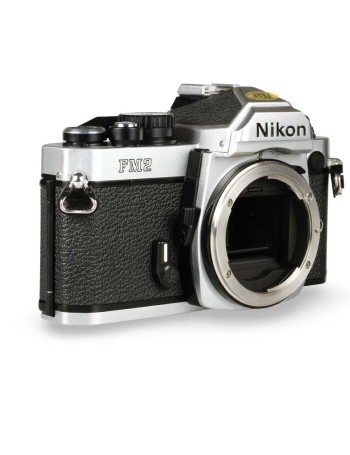 Câmera analógica 35mm Nikon FM2 - USADO