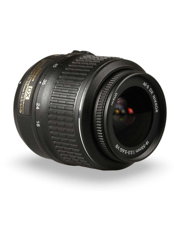 Objetiva Nikon AF-S NIKKOR 18-55mm f3.5-5.6G VR DX - USADO