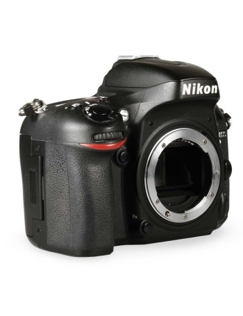Câmera DSLR Nikon D600  - USADA (29.981 disparos)