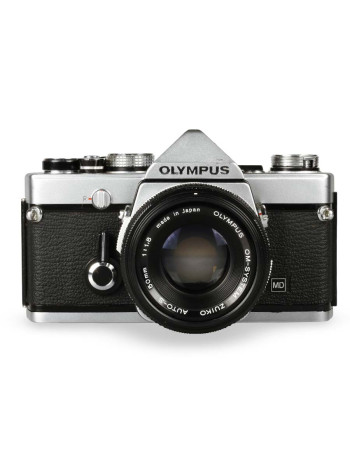 Câmera analógica 35mm Olympus OM-1n com lente 50mm f1.8 (PRATA) - USADA