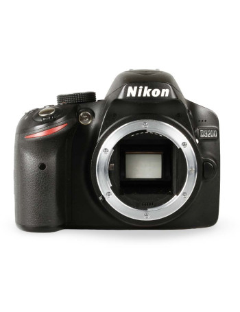 Câmera DSLR Nikon D3200 - USADO (5100 disparos)