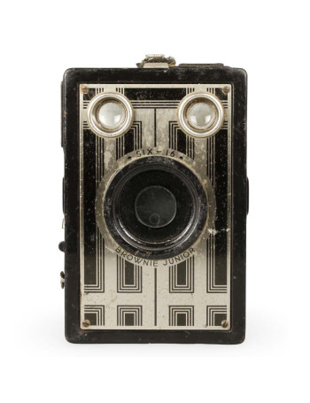 Câmera analógica Kodak Brownie Junior Six-16 - Decoração