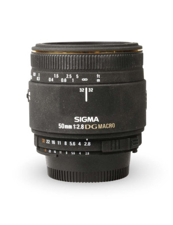 Objetiva Sigma 50mm f2.8 DG MACRO (Nikon F) - USADO