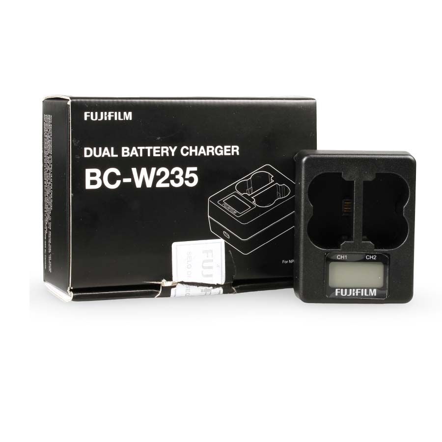 Câmera mirrorless Fujifilm X-T4 com grip de bateria e carregador duplo - USADO