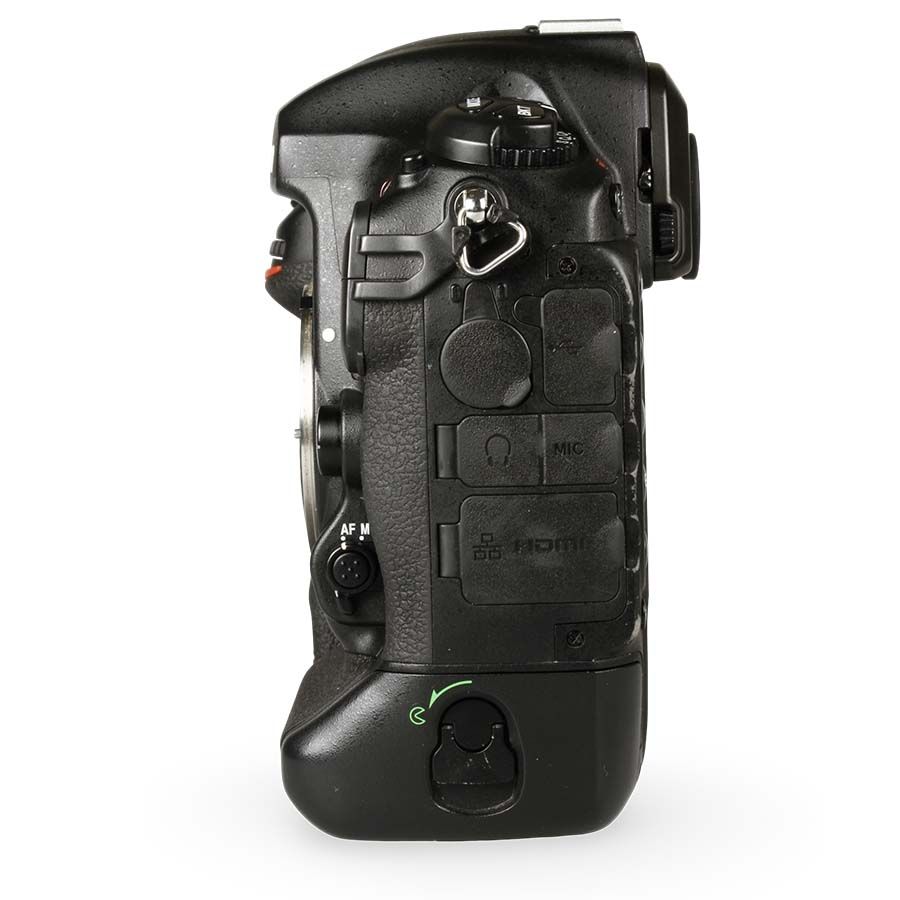 Câmera DSLR Nikon D5 (2 Slots CF) - USADO (53.960 disparos)