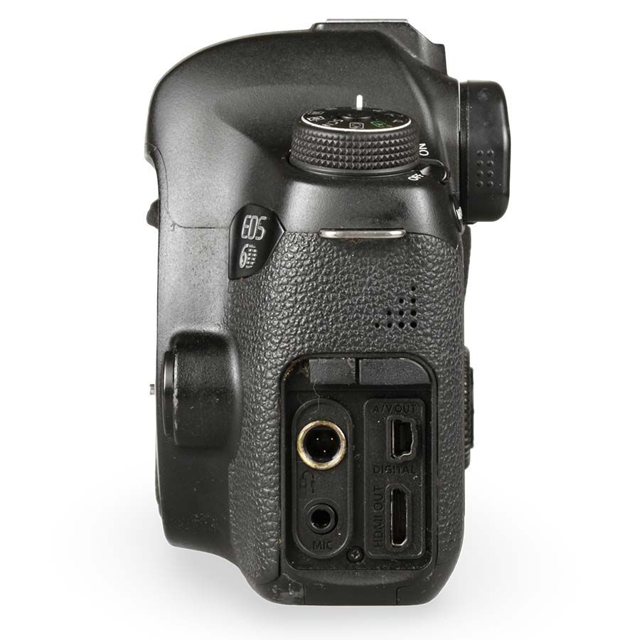 Câmera DSLR Canon EOS 6D - USADO (86.130 disparos)