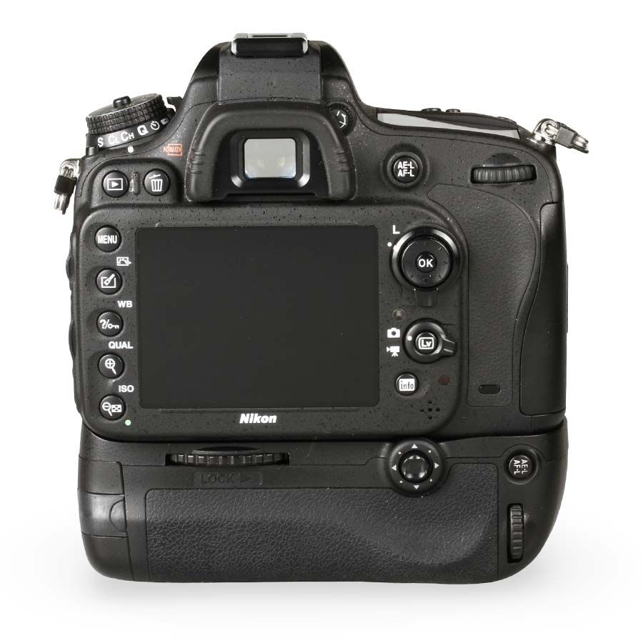 Câmera DSLR Nikon D600 com battery Grip - USADO (4.683 disparos)