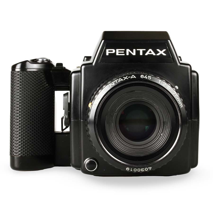 Câmera analógica médio formato Pentax 645 com lente 75mm f2.8 - USADAS
