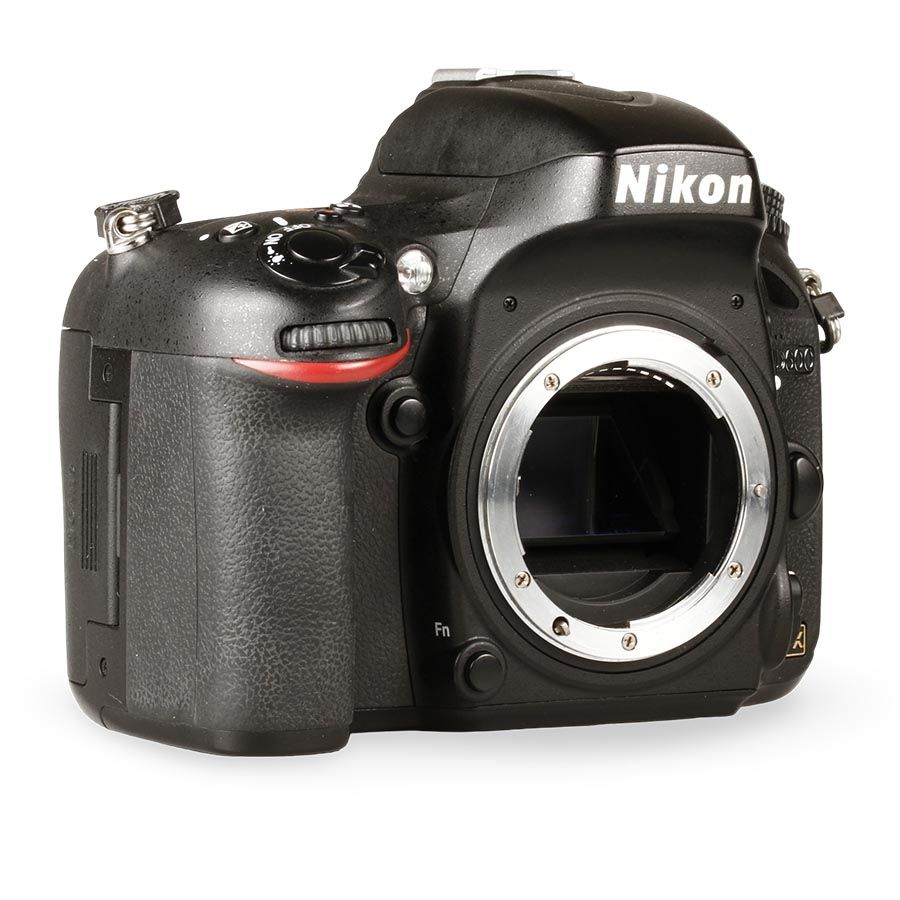 Câmera DSLR Nikon D600 - USADO (23.200 disparos)