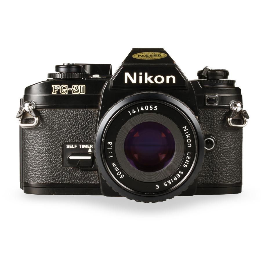Câmera analógica 35mm Nikon FG-20 com lente 50mm f1.8 - USADO