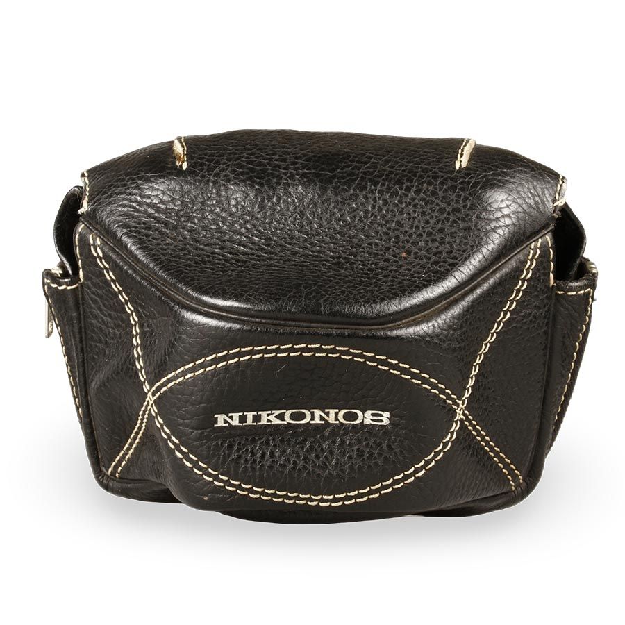 Câmera analógica 35mm Nikon Nikonos II com lente 35mm f2.5 - USADOS