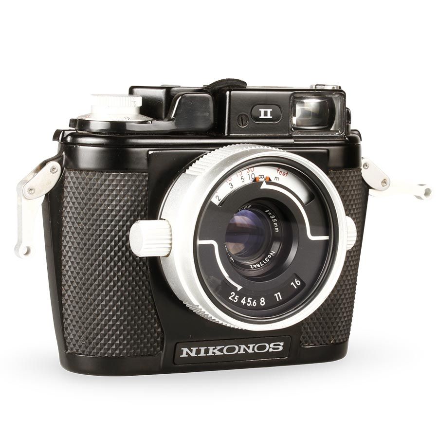 Câmera analógica 35mm Nikon Nikonos II com lente 35mm f2.5 - USADOS