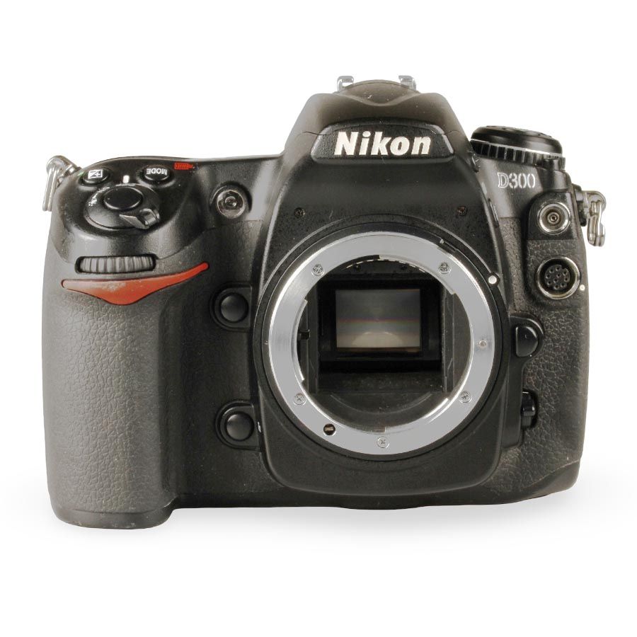 Câmera DSLR Nikon D300 CORPO 12MP - USADA (21.100 disparos)
