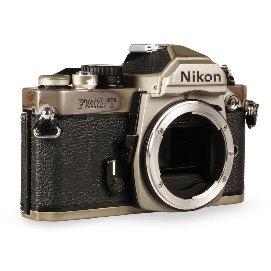 Câmera analógica 35mm Nikon FM2/T - USADO